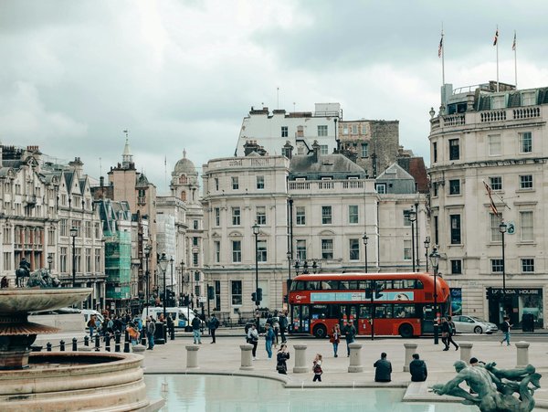 Économisez en voyage : guide des meilleurs tarifs pour cartes esim